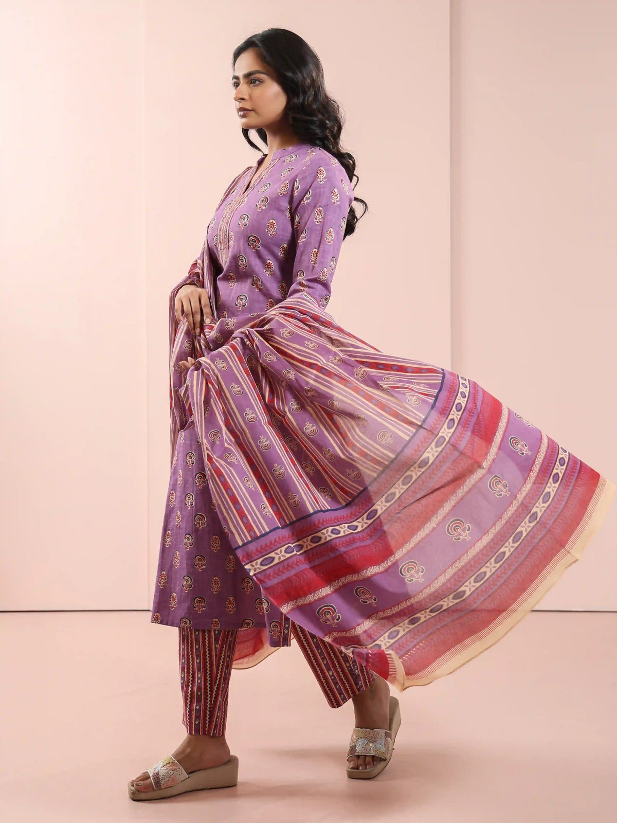 3PC KURTA SET EMBELLISHED WITH HAND CRAFT DETAILS