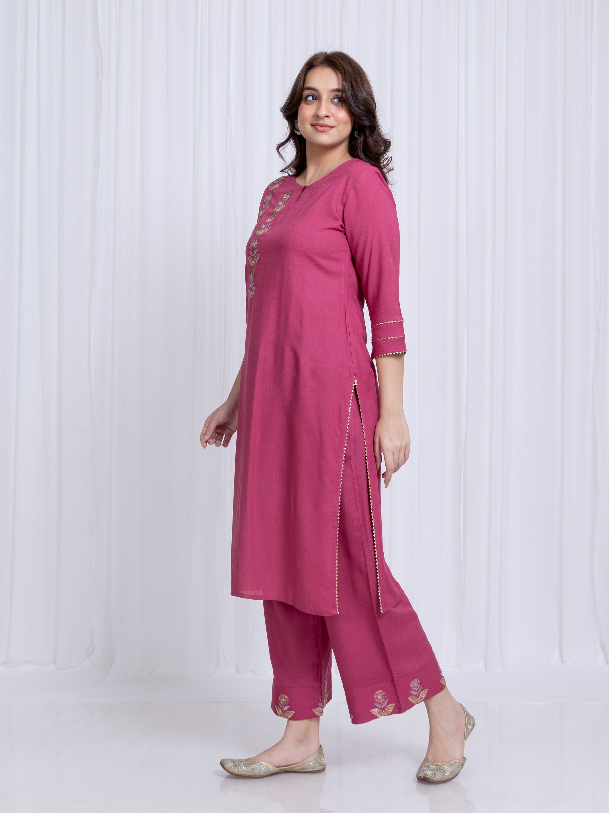 Raspberry Wine 2 Pcs Kurta Set in Rayon Slub