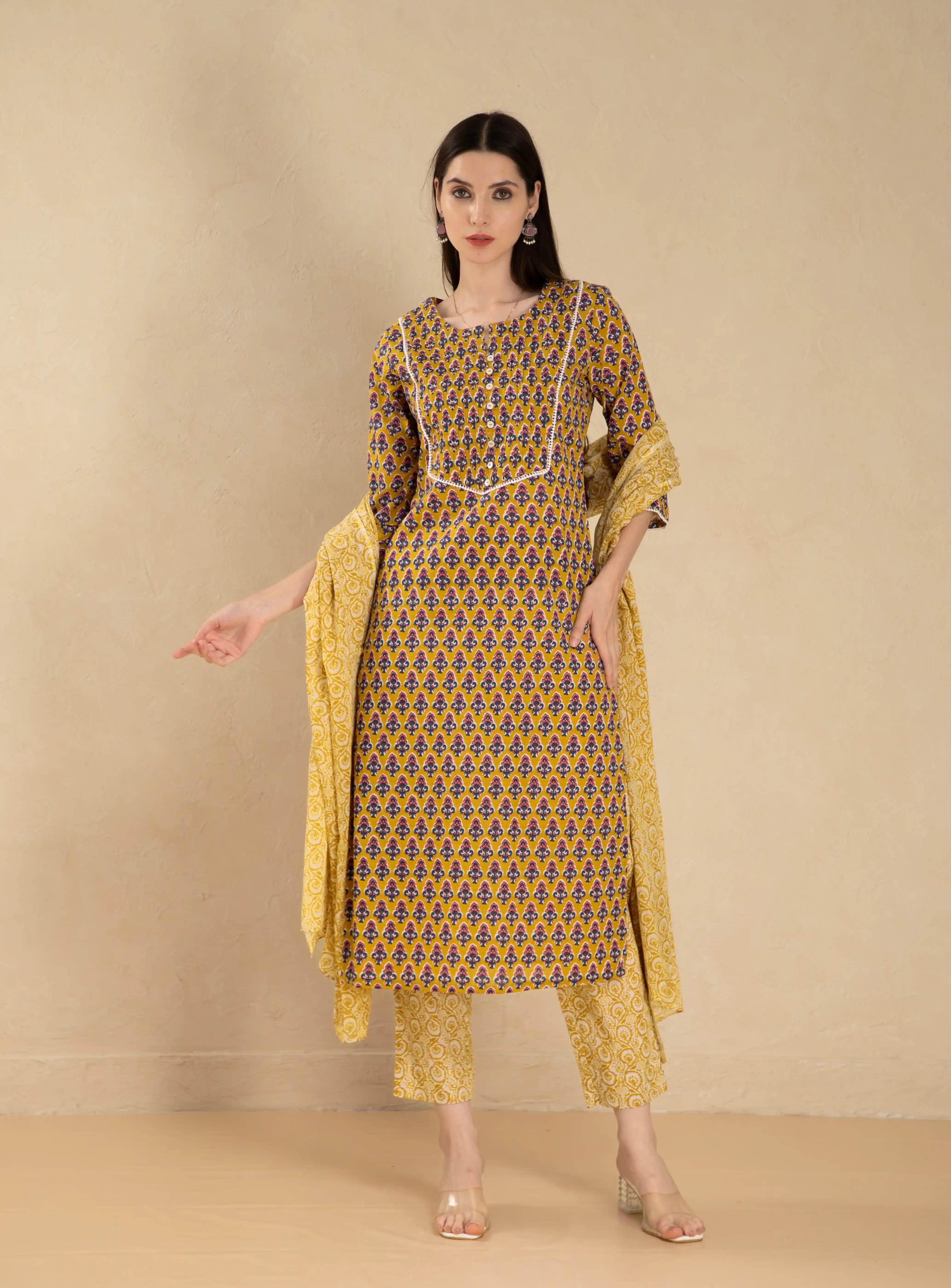 Women Posy Green mul-cotton-3pc-kurta-set-with-pintuck-lace-details