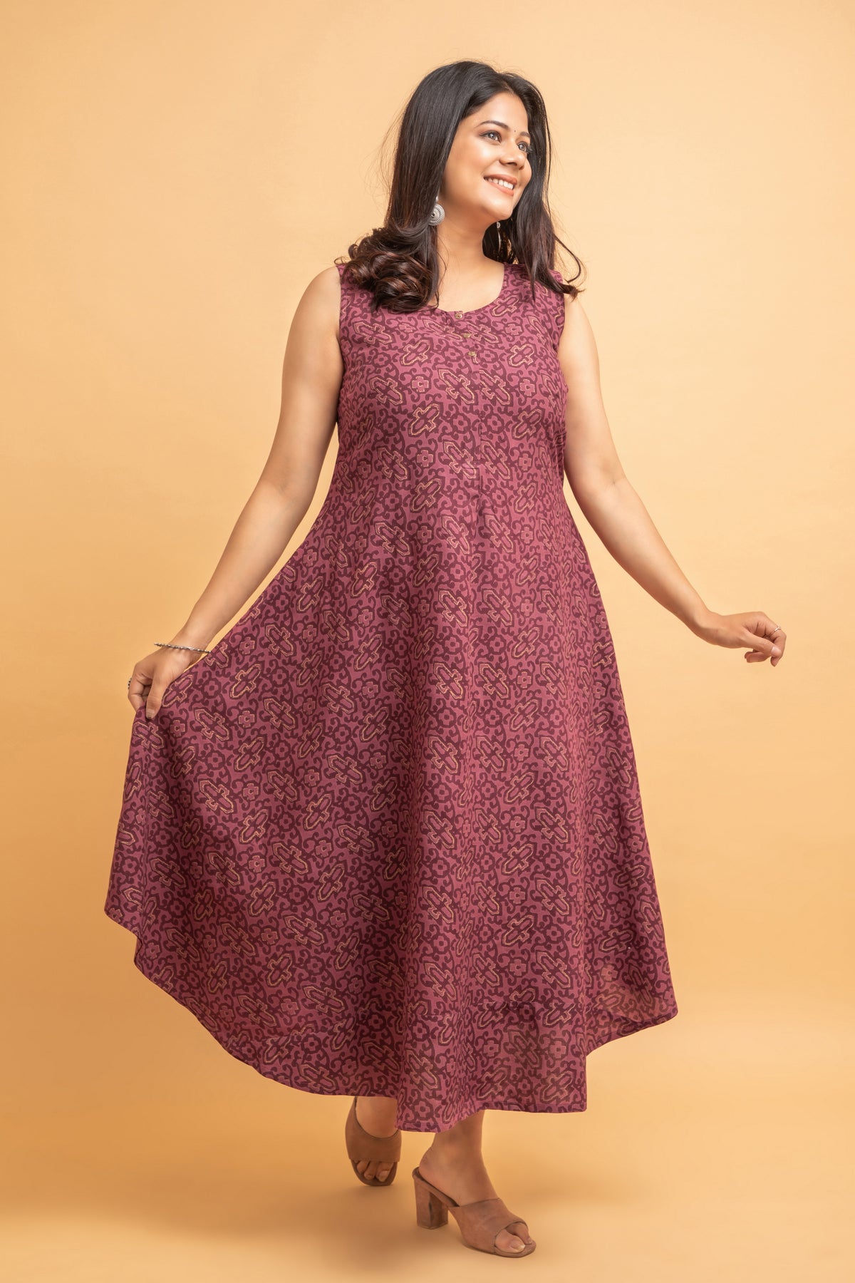 FLARIED SLEEVELESS DRESS: BUTTON WORK & GOLD PRINT