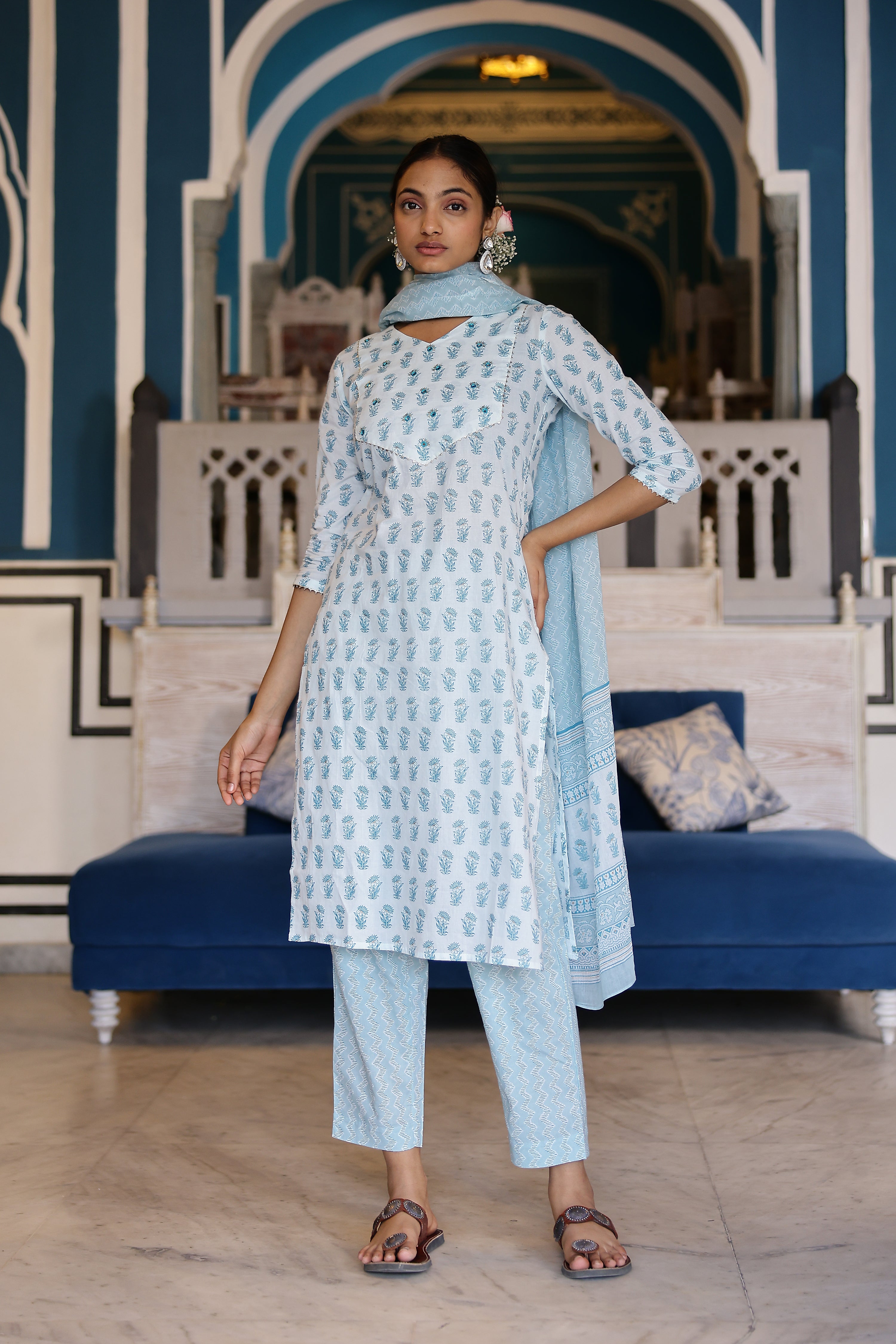 HAND PRINTED 3 PCS KURTA SET HAND EMBELISHED WITH SEQ. MIRROR WORK