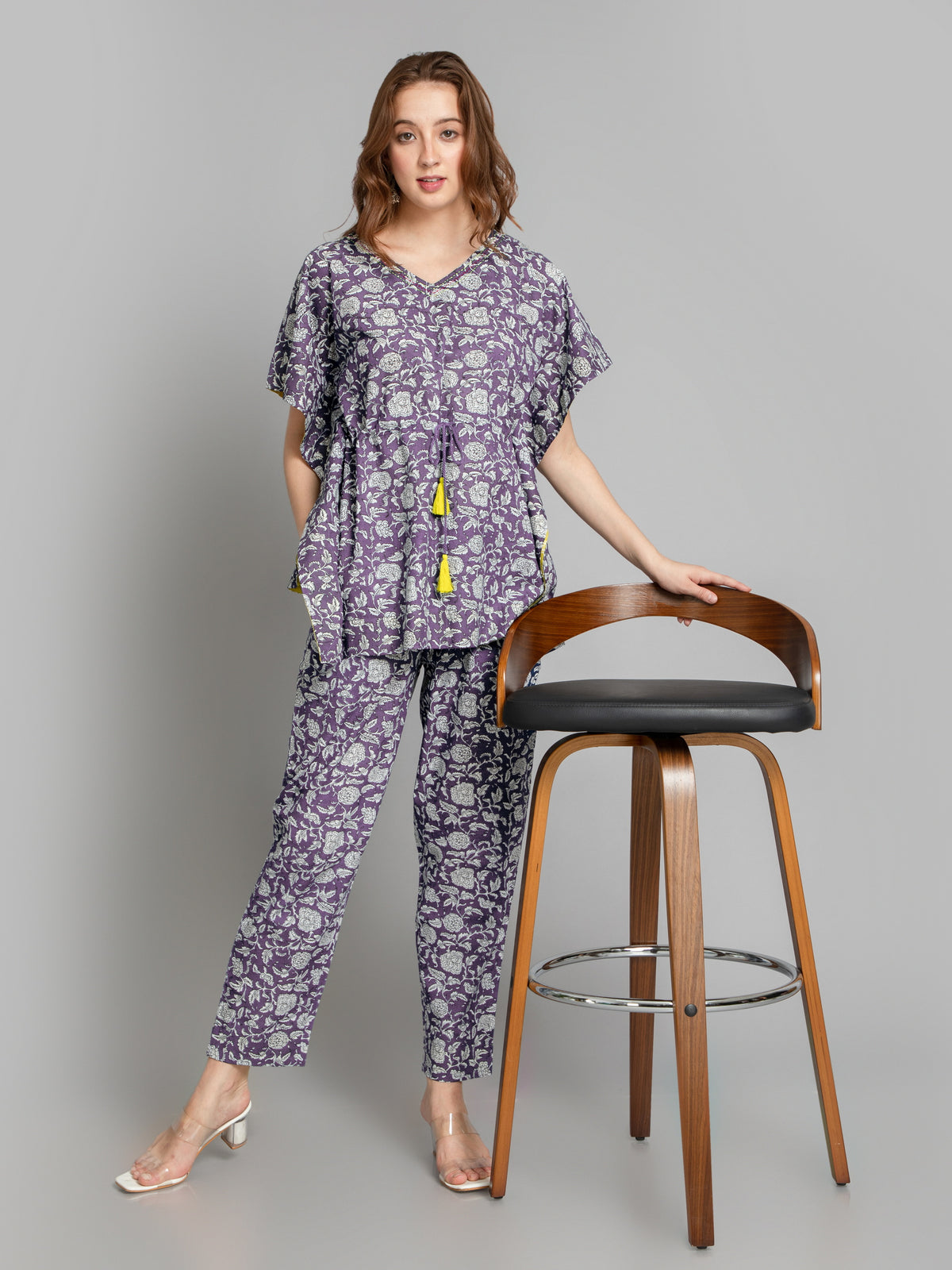 MUL COTTON KAFTAN CO-ORD SET EMBELLISHED WITH HAND WORK TASSEL DETAILS.