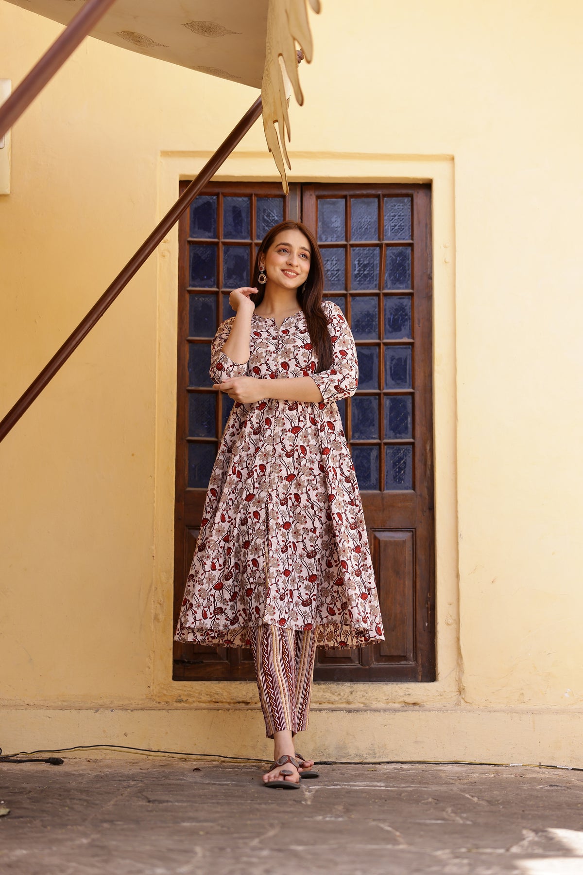 MUL COTTON PRINTED 2PC KALIDAR KURTA PANT SET