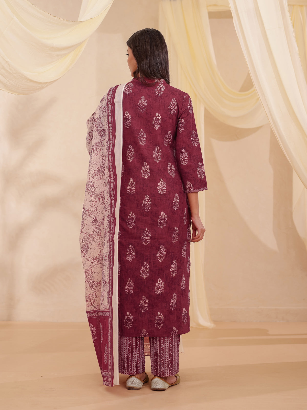 3PC KURTA SET EMBELLISHED WITH HAND CRAFT DETAIL
