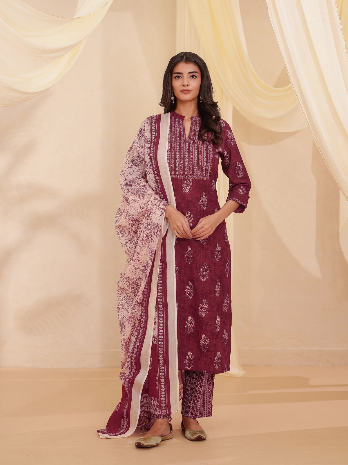 3PC KURTA SET EMBELLISHED WITH HAND CRAFT DETAIL