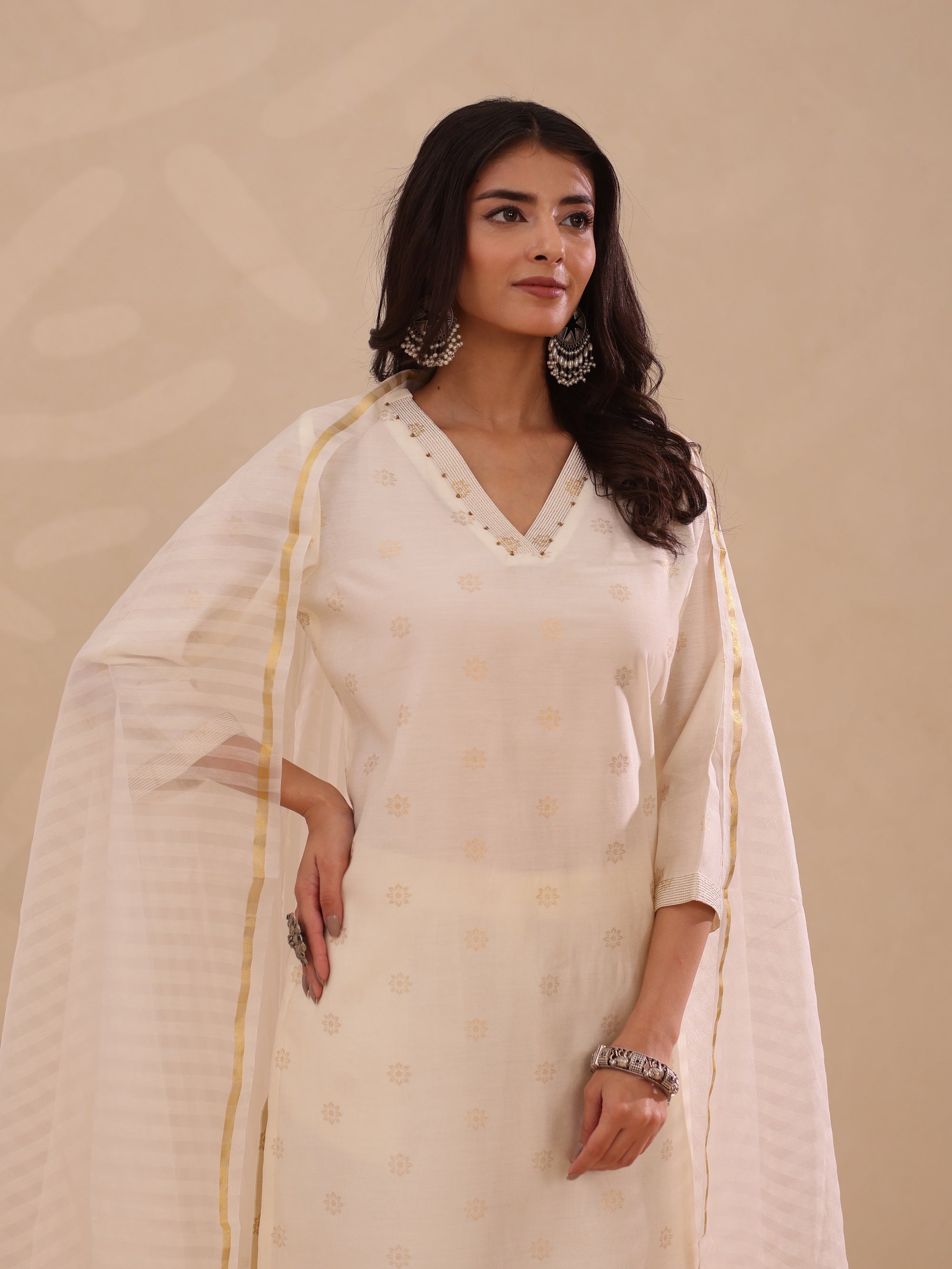 Off White 3 Pcs Kurta Set in Poly Viscose