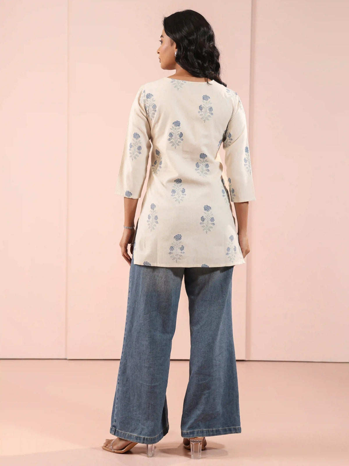 LINEN BLEND SHORT TOP EMBELLISHED WITH HAD CRAFT DETAILS
