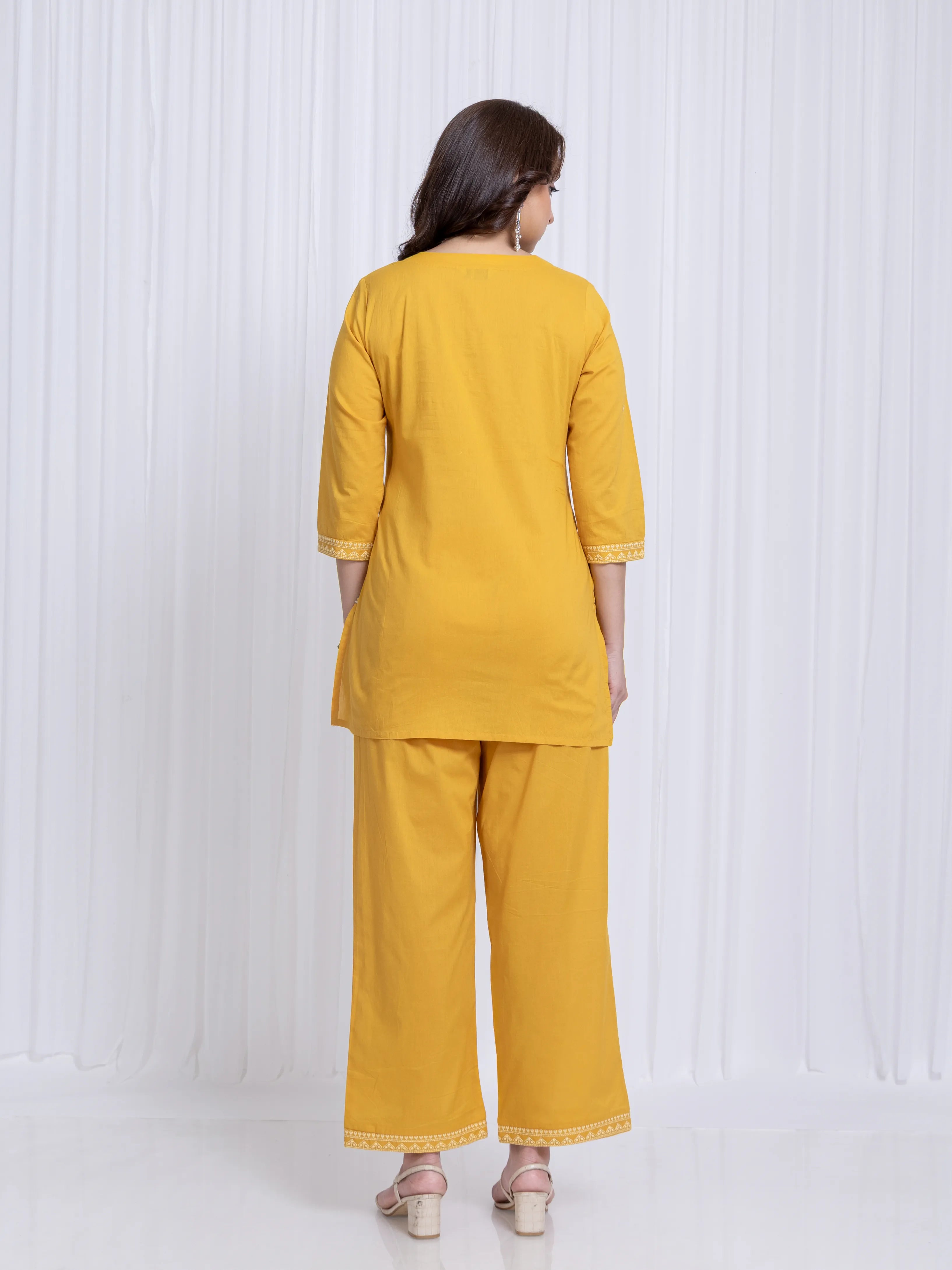 EMBROIDERED 2 PC KURTA SET