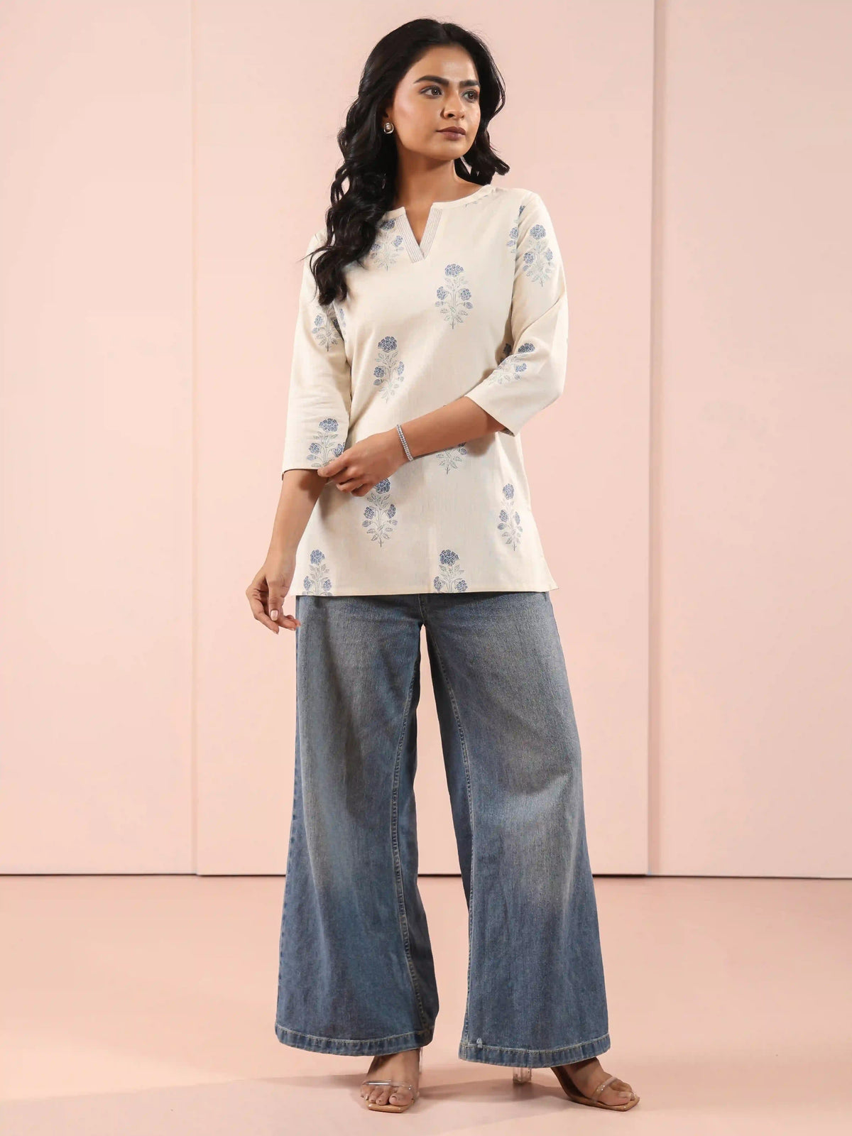 LINEN BLEND SHORT TOP EMBELLISHED WITH HAD CRAFT DETAILS