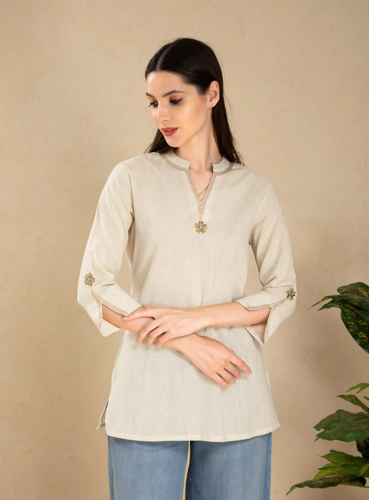 LINEN BLEND CRAFT EMBROIDERED SHORT TOP