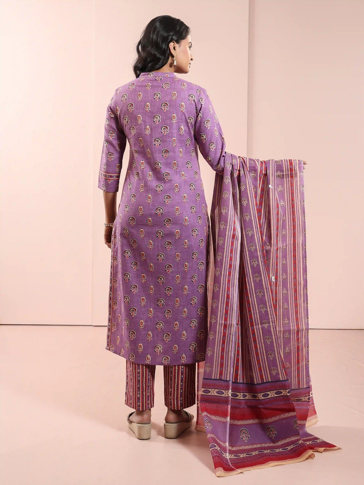 3PC KURTA SET EMBELLISHED WITH HAND CRAFT DETAILS