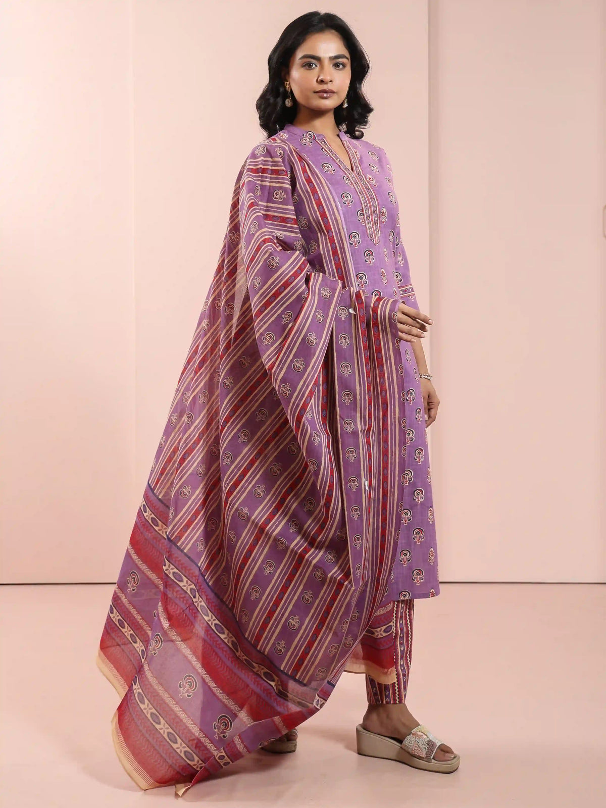 3PC KURTA SET EMBELLISHED WITH HAND CRAFT DETAILS