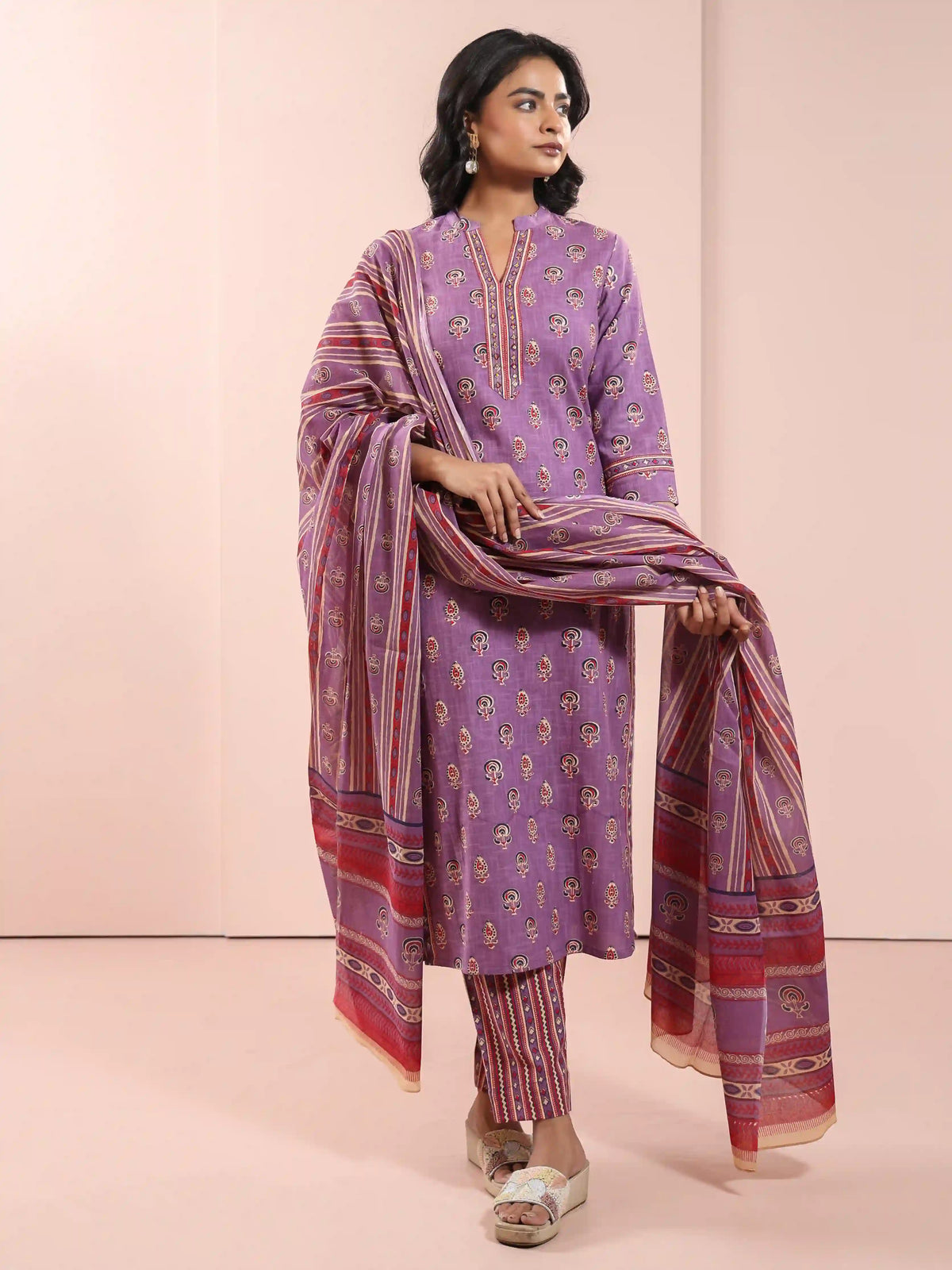3PC KURTA SET EMBELLISHED WITH HAND CRAFT DETAILS