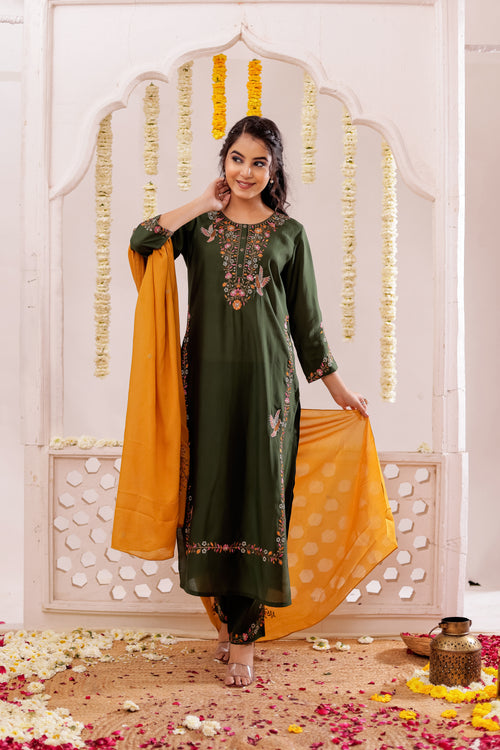 SILK BASE BEAUTIFUL EMBROIDERY 3PC KURTA SET WITH SEQUENCE DETAILS