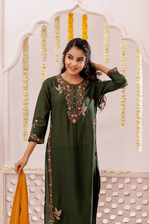 SILK BASE BEAUTIFUL EMBROIDERY 3PC KURTA SET WITH SEQUENCE DETAILS