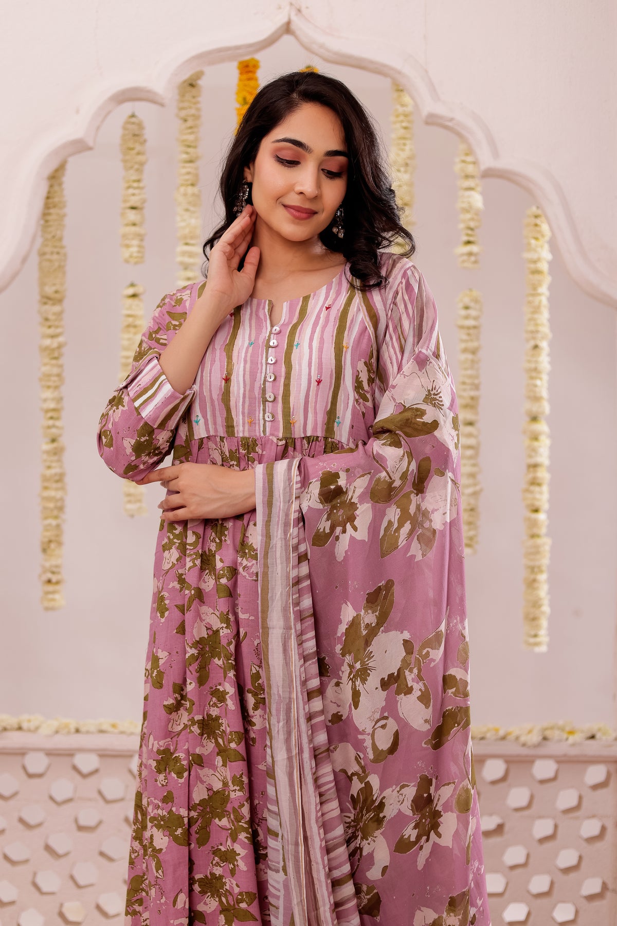 FLORAL PRINTED 3PC FLARED KURTA SET EMBELLISHED WITH HAND CRAFT DETAILS