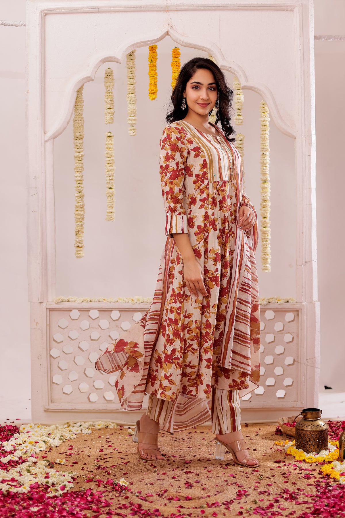 FLORAL PRINTED 3PC FLARED KURTA SET EMBELLISHED WITH HAND CRAFT DETAILS