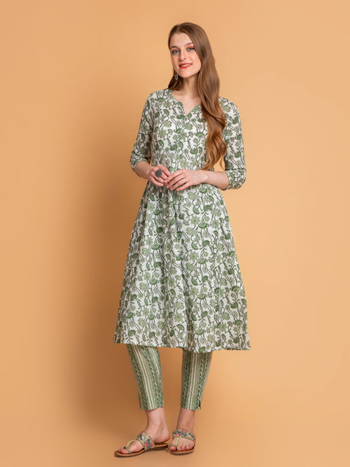 MUL COTTON PRINTED 2PC KALIDAR KURTA PANT SET