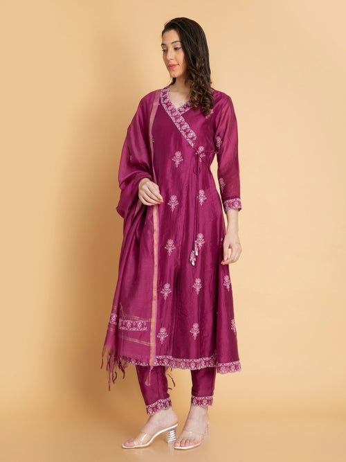 CHIKANKARI EMBROIDERED CHANDERI 3PC ANGRAKHA SET EMBELLISHED WITH DORI LATKAN