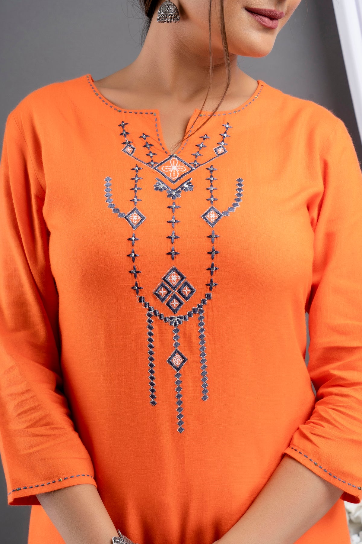 EMBROIDERED STRAIGHT LONG KURTI