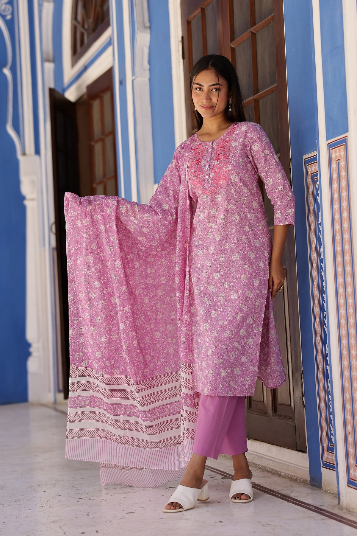 MAL- COTTON 3PCS KURTA SET ENRICHED WITH BEUTIFUL EMBROIDERY