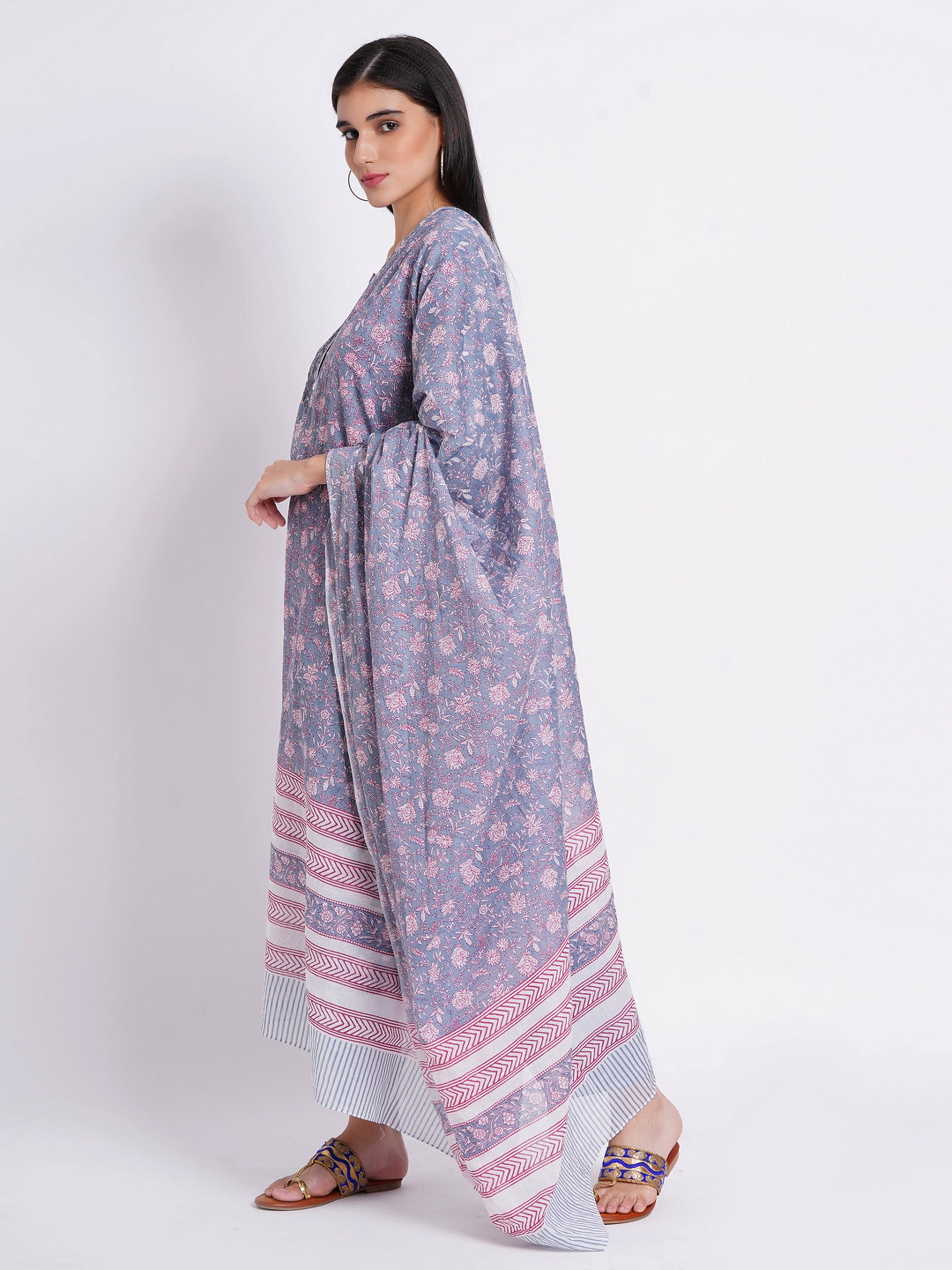 MAL- COTTON 3PCS KURTA SET ENRICHED WITH BEUTIFUL EMBROIDERY