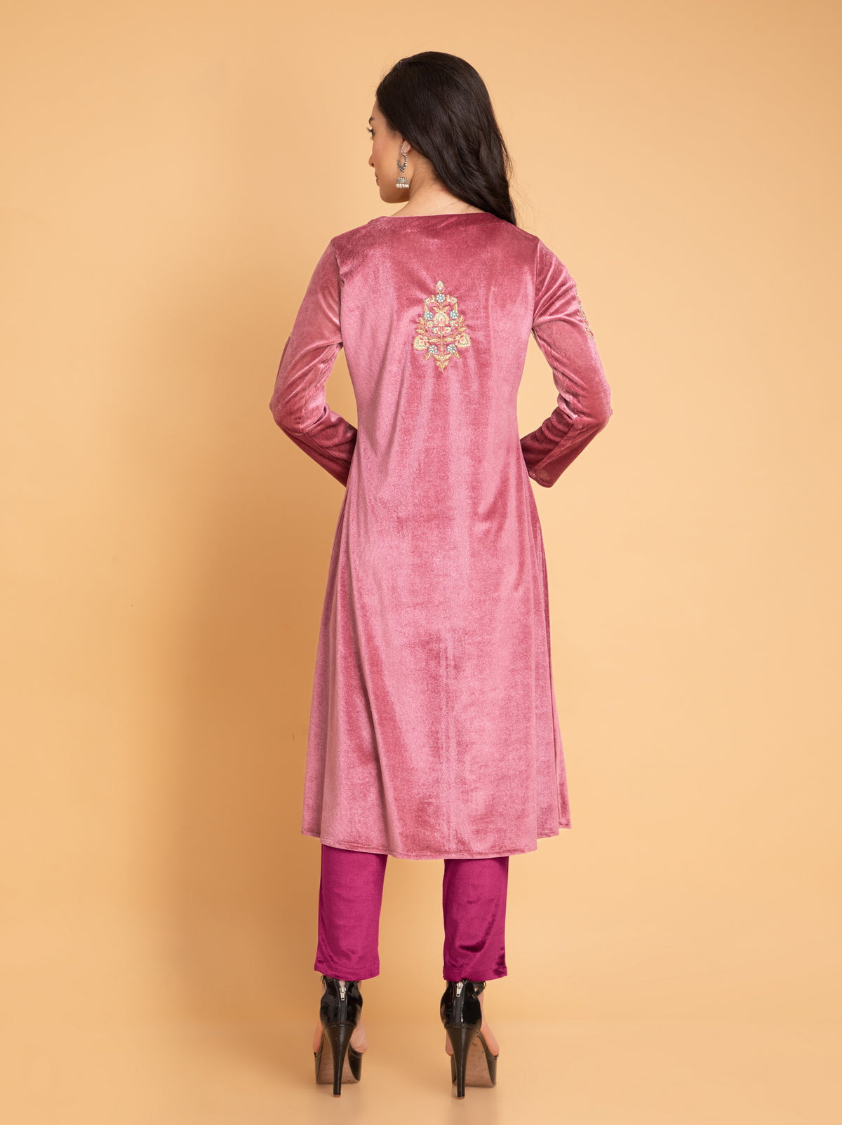 Suti Women Winter Kurti Pant Set