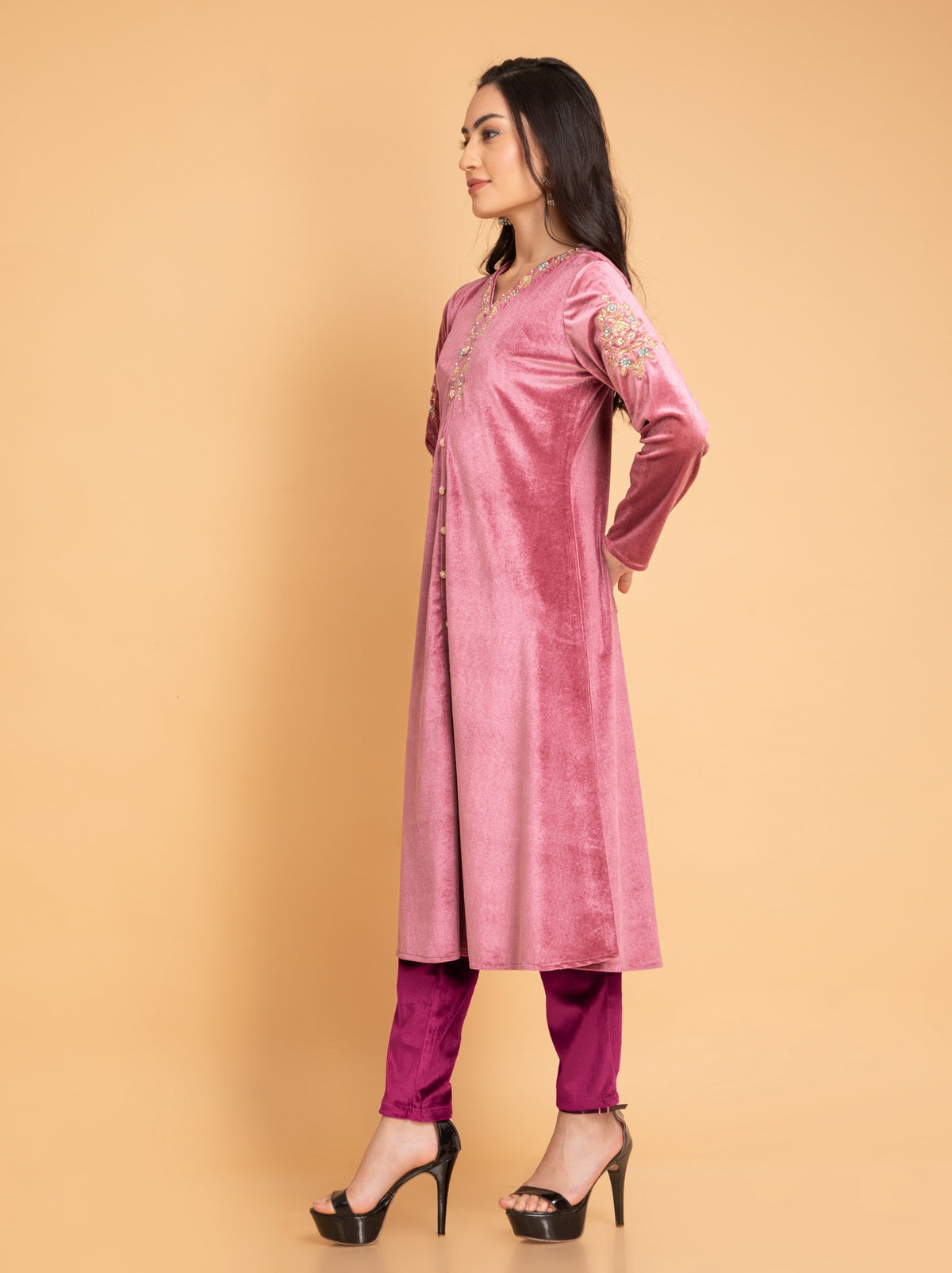 Suti Women Winter Kurti Pant Set