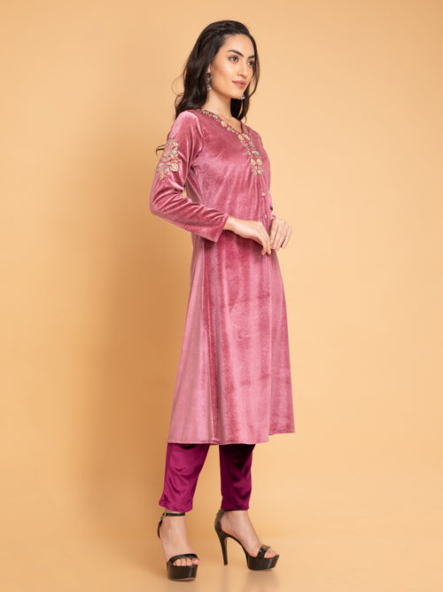 Suti Women Winter Kurti Pant Set