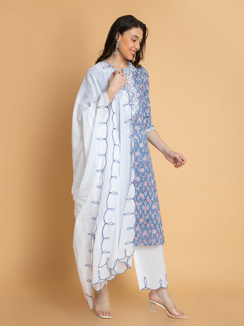 MUL-COTTON 3PC PRINTED KURTA PANT SET DETAILED WITH EMBROIDERY.