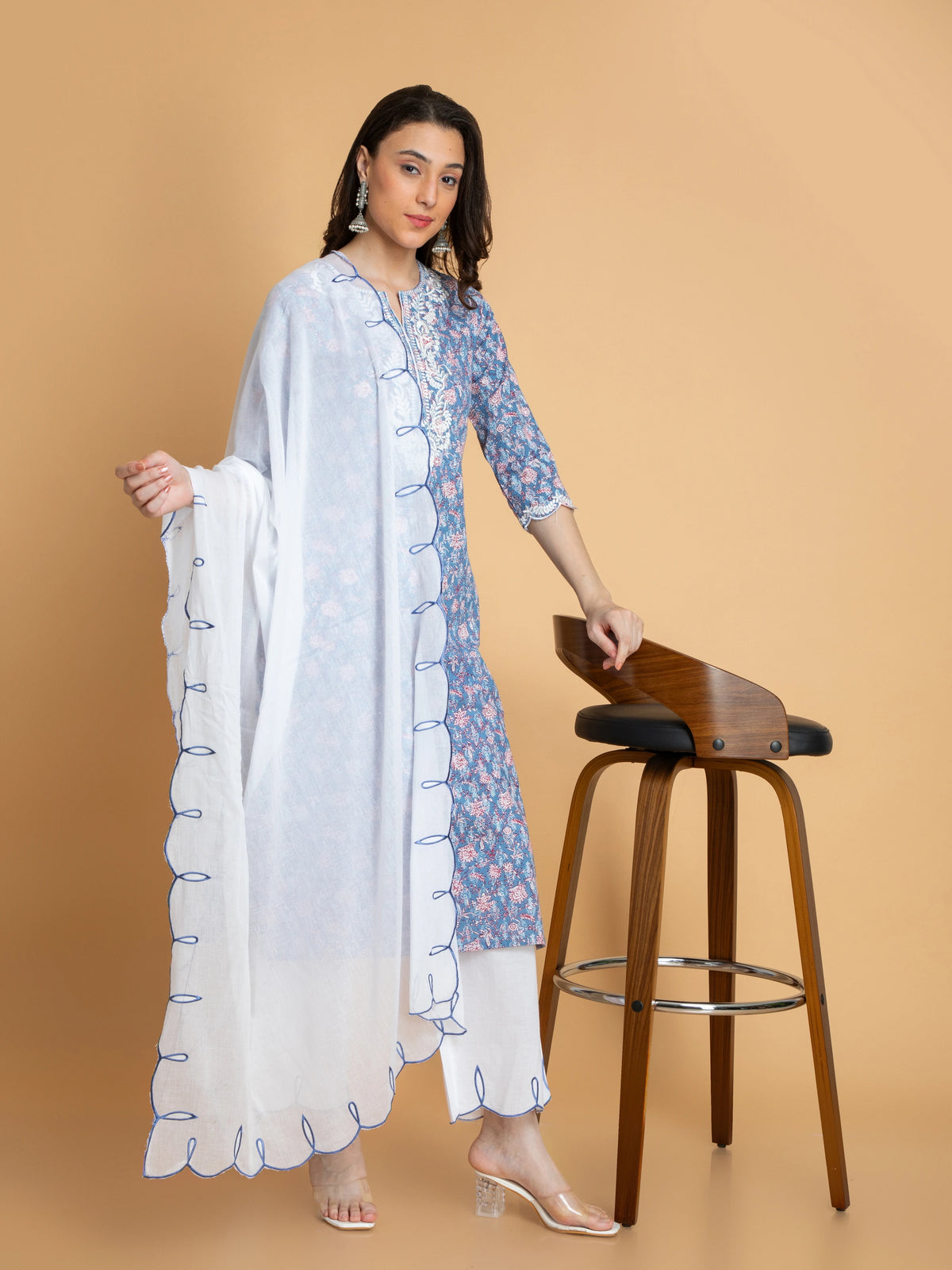 MUL-COTTON 3PC PRINTED KURTA PANT SET DETAILED WITH EMBROIDERY.