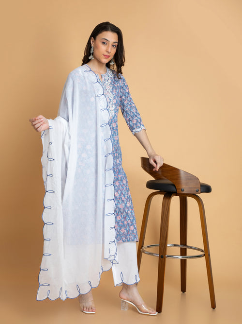 MUL-COTTON 3PC PRINTED KURTA PANT SET DETAILED WITH EMBROIDERY.