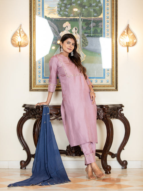 RICH SILK 3PC KURTA PANT SET WITH SCALLOPED DUPATTA