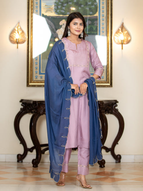 RICH SILK 3PC KURTA PANT SET WITH SCALLOPED DUPATTA