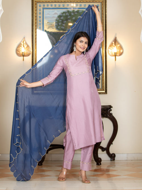 RICH SILK 3PC KURTA PANT SET WITH SCALLOPED DUPATTA