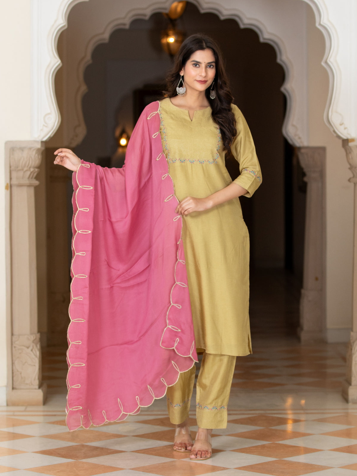 RICH SILK 3PC KURTA PANT SET WITH SCALLOPED DUPATTA