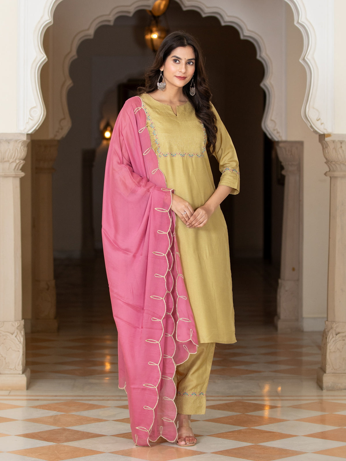 RICH SILK 3PC KURTA PANT SET WITH SCALLOPED DUPATTA