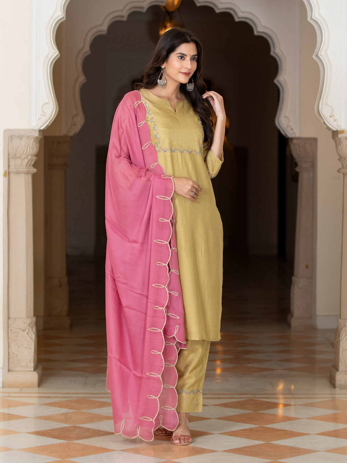 RICH SILK 3PC KURTA PANT SET WITH SCALLOPED DUPATTA