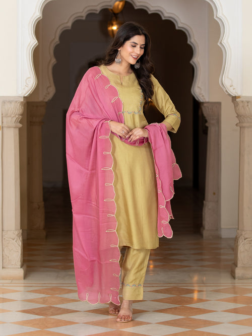 RICH SILK 3PC KURTA PANT SET WITH SCALLOPED DUPATTA