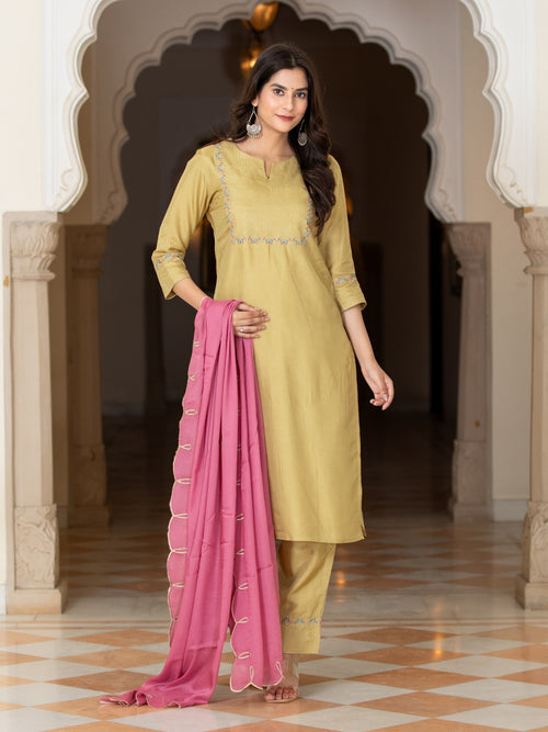 RICH SILK 3PC KURTA PANT SET WITH SCALLOPED DUPATTA