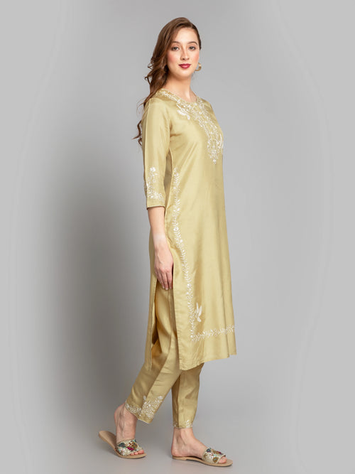 SUTI WOMEN RICH SILK 3PC KURTA PANT SET EMBELLISHED WITH SEQ. EMB. DETAILS