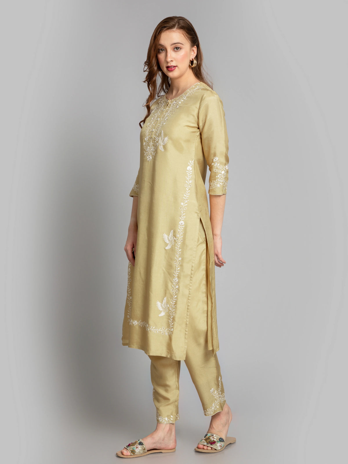 SUTI WOMEN RICH SILK 3PC KURTA PANT SET EMBELLISHED WITH SEQ. EMB. DETAILS