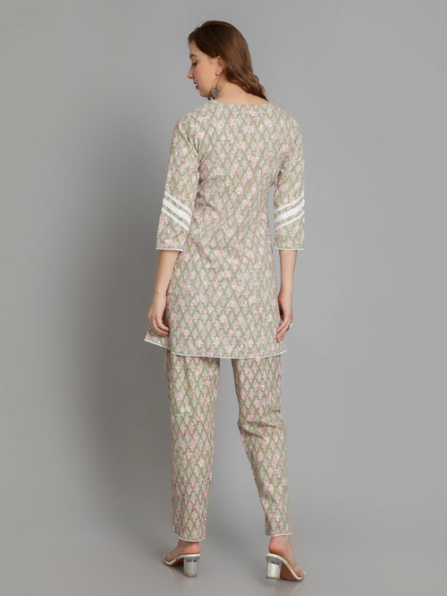 SUTI WOMEN MUL-COTTON PRINTED LACE DETAIL CO-ORD SET EMBELLISHED WITH EMB. & HAND WORK HIGHLIGHT.