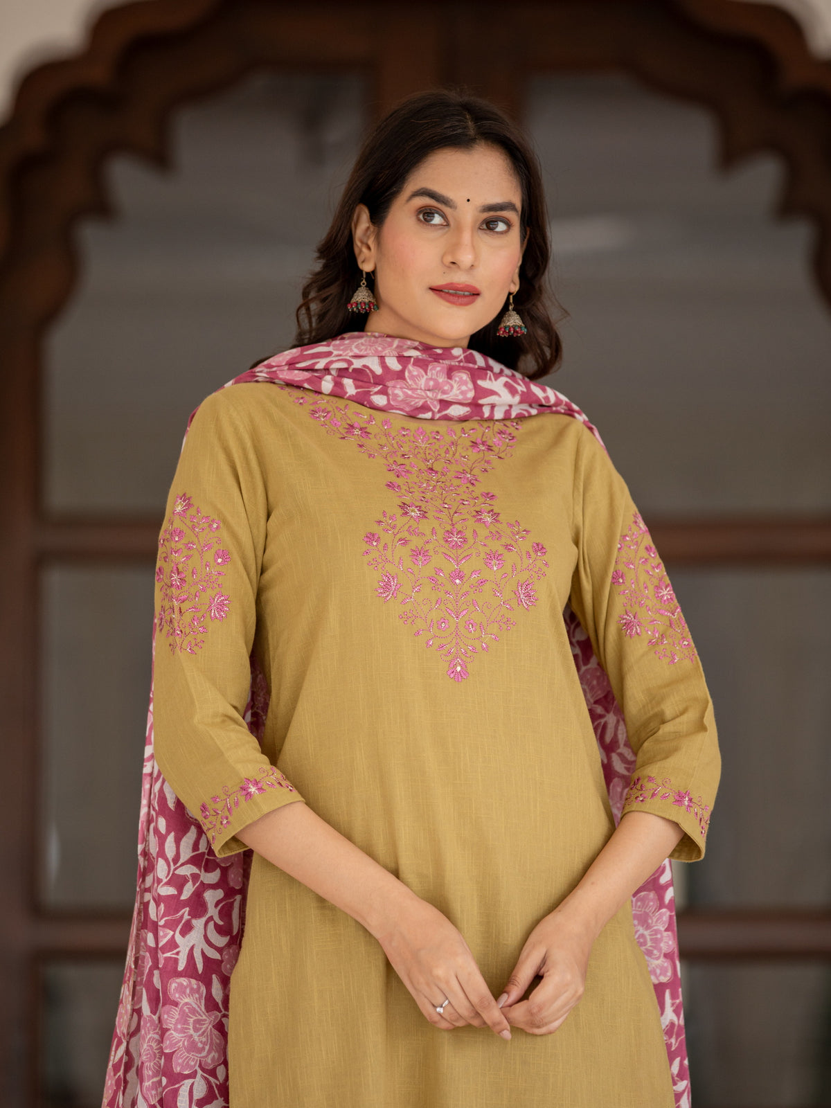 EMBROIDERED 3PC KURTA PANT PAIRED WITH FLORAL DUPATTA