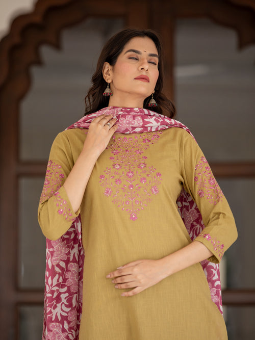 EMBROIDERED 3PC KURTA PANT PAIRED WITH FLORAL DUPATTA