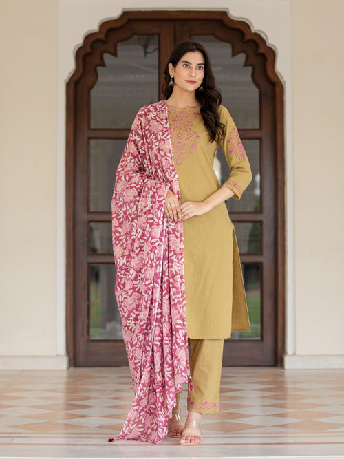 EMBROIDERED 3PC KURTA PANT PAIRED WITH FLORAL DUPATTA