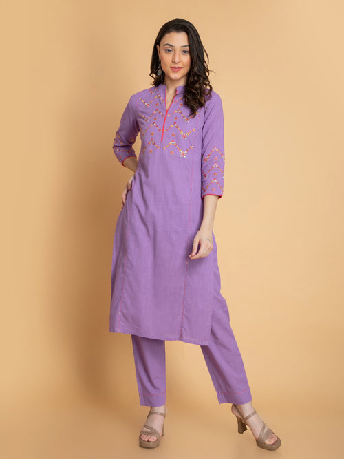 MIRROR EMBROIDERY 2PC KURTA PANT SET DETAILED WITH KANTHA WORK.