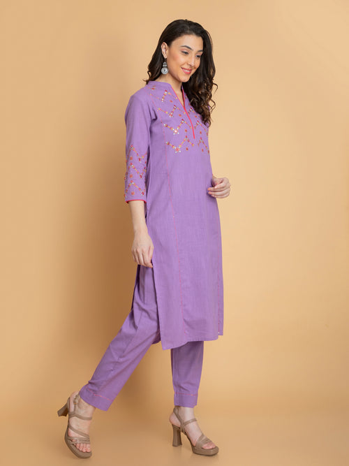 MIRROR EMBROIDERY 2PC KURTA PANT SET DETAILED WITH KANTHA WORK.