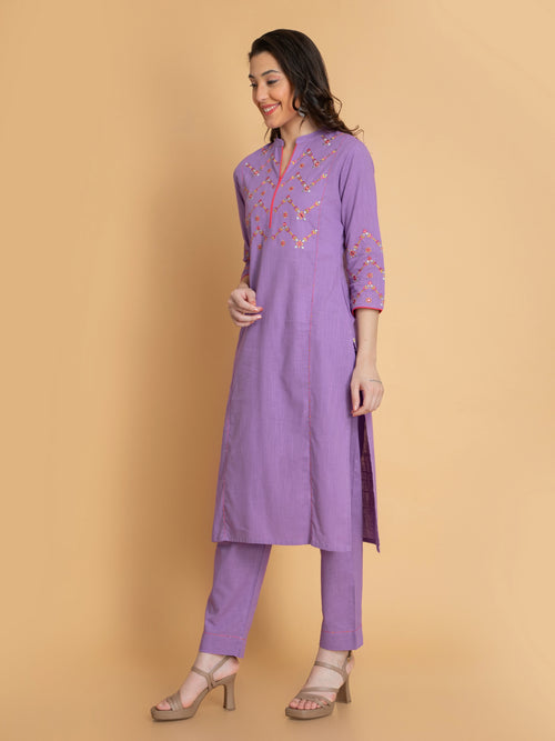 MIRROR EMBROIDERY 2PC KURTA PANT SET DETAILED WITH KANTHA WORK.