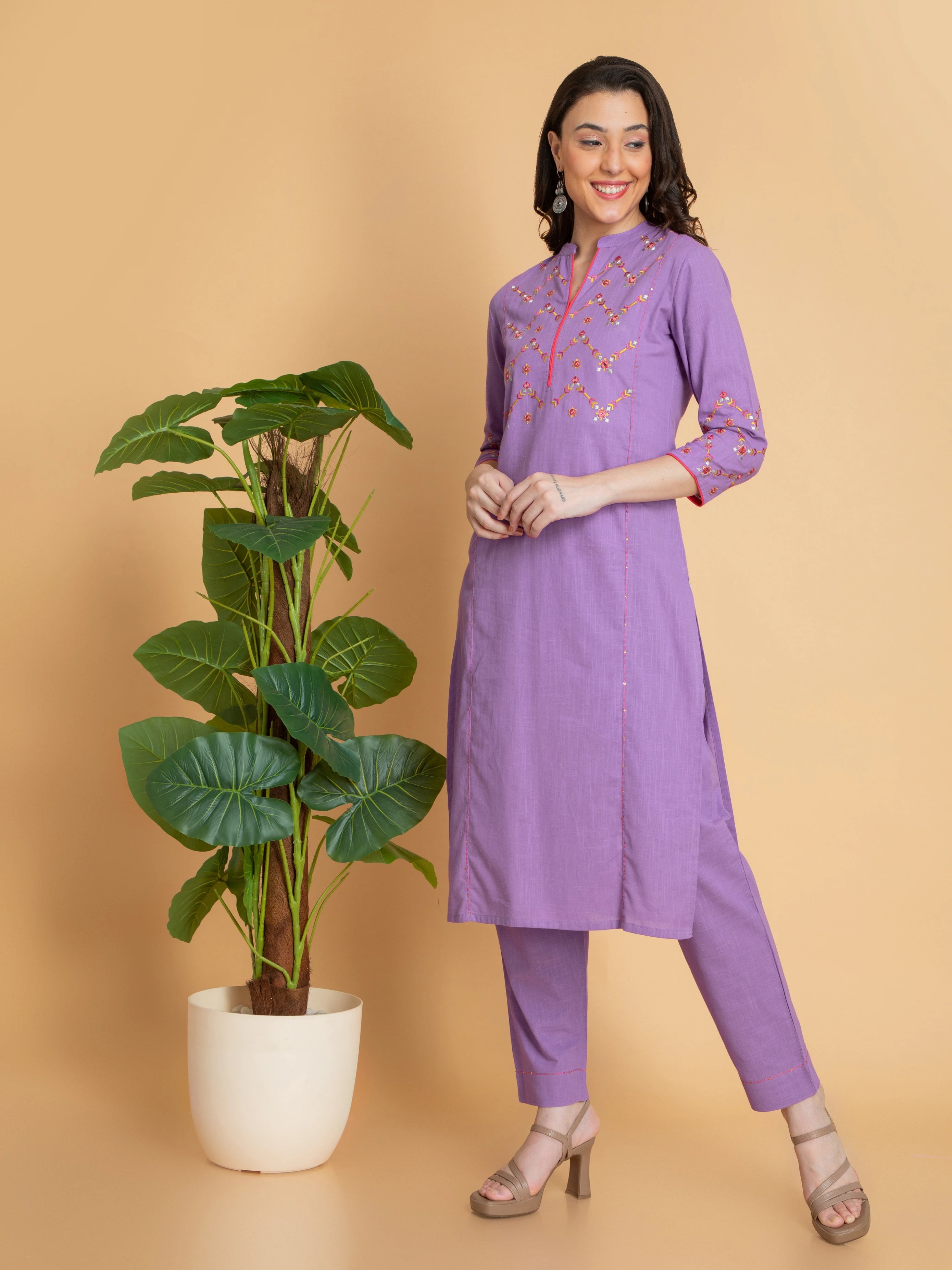 Women Lavender MIRROR EMBROIDERY 2PC KURTA PANT SET DETAILED WITH KANTHA WORK.